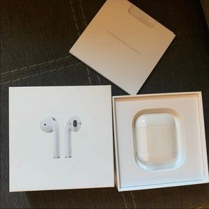 Apple AirPods (Gen 1)